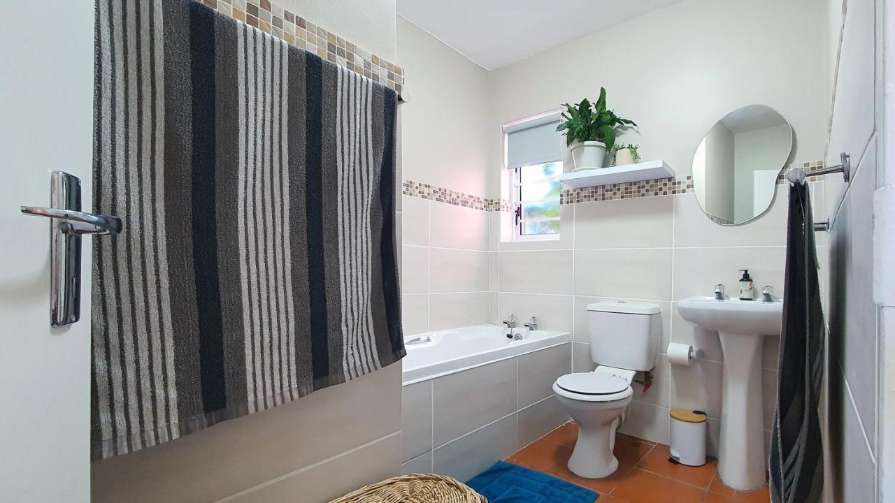Escape To Paradise: Beachside Apartment Jeffreys Bay Luaran gambar